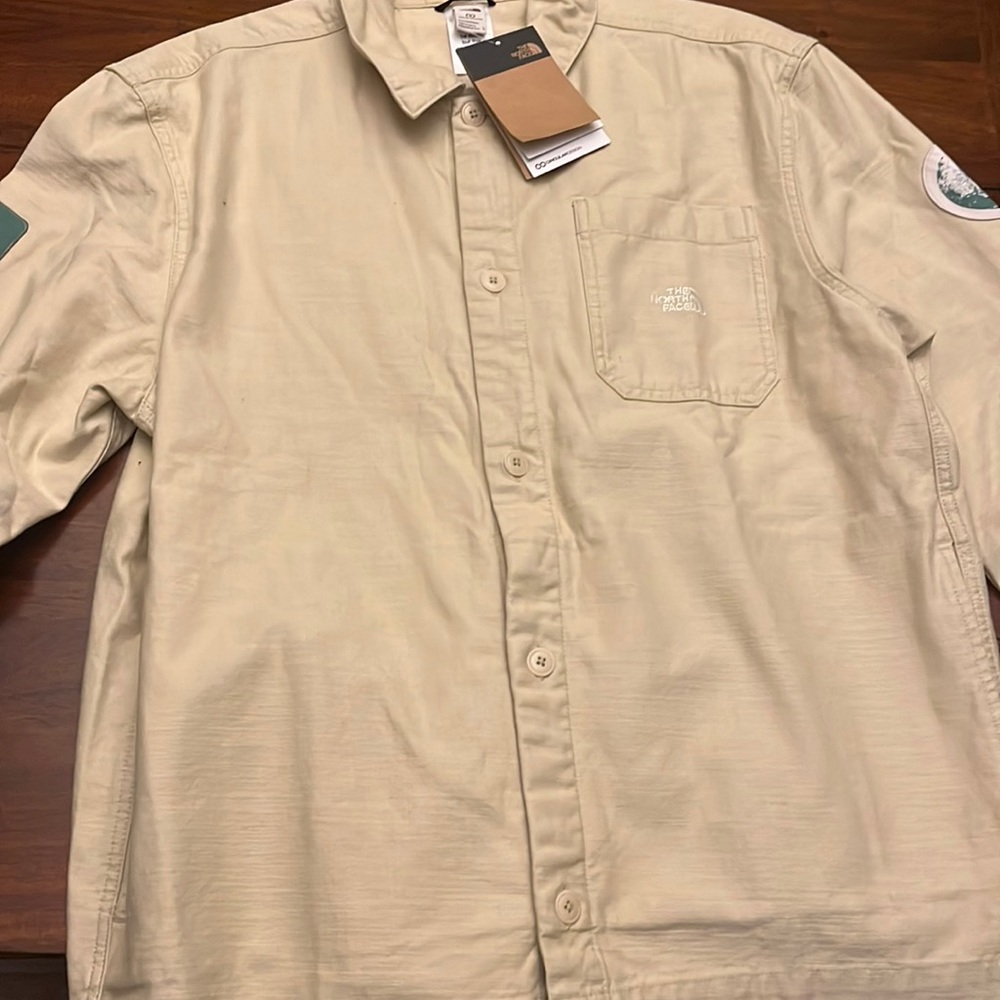 North Face long sleeve/jacket/with tags/Large-Men’s